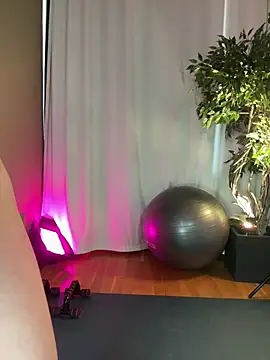 mary ton online show from April 24, 5:20 am