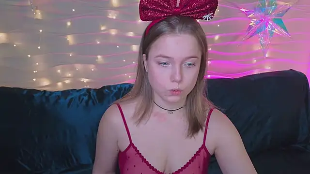 Snapshot of mary_ton chatting on December 23, 5:18 am mary ton online show from December 23, 5:18 am