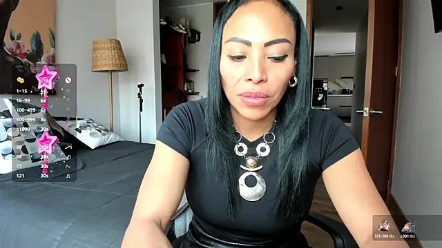 CindyWilliams  online show from March 27, 3:57 pm