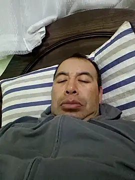 Snapshot of Piter1022 chatting on January 13, 4:05 am Piter1022 online show from January 13, 4:05 am