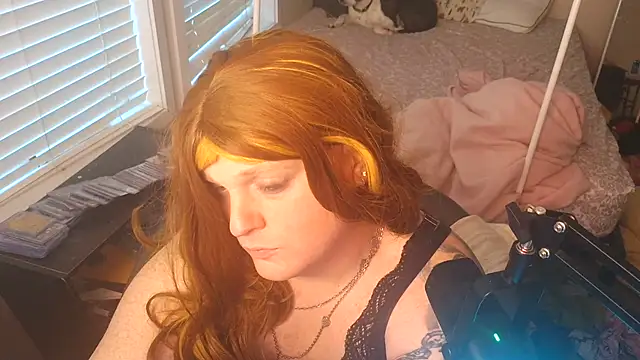 EmberLee online show from December 5, 12:59 pm