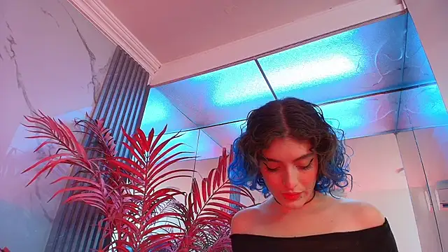 Snapshot of EvaHalsey chatting on October 28, 7:46 pm EvaHalsey online show from October 28, 7:46 pm