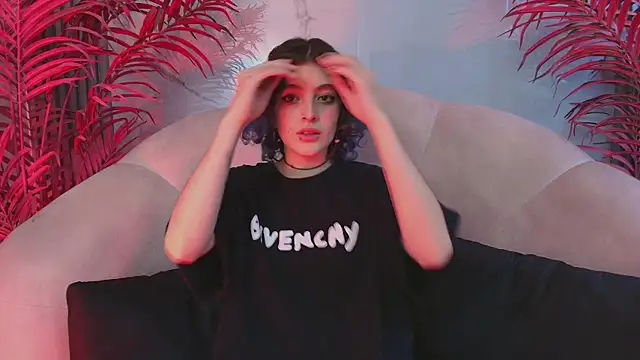 Snapshot of EvaHalsey chatting on November 21, 7:57 pm EvaHalsey online show from November 21, 7:57 pm