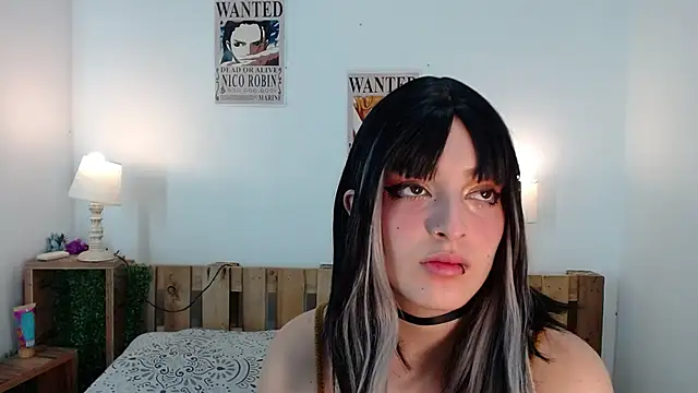 EvaHalsey online show from December 10, 7:43 pm