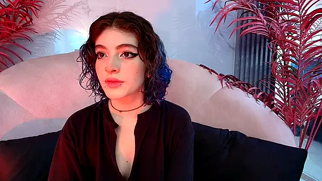 Snapshot of EvaHalsey chatting on October 24, 7:35 pm EvaHalsey online show from October 24, 7:35 pm