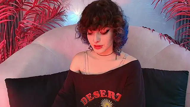 Snapshot of EvaHalsey chatting on November 4, 7:17 pm EvaHalsey online show from November 4, 7:17 pm