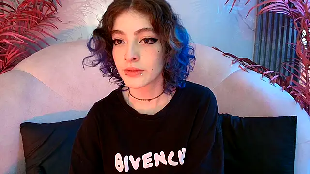 EvaHalsey online show from October 20, 7:36 pm