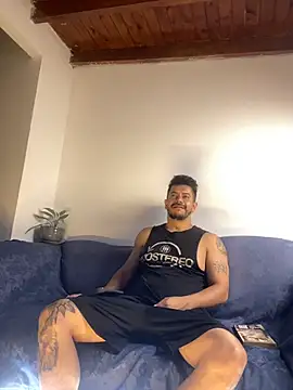 Snapshot of AndresSmith__ chatting on February 5, 8:10 am AndresSmith online show from February 5, 8:10 am