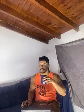 AndresSmith   online show from March 7, 9:27 am