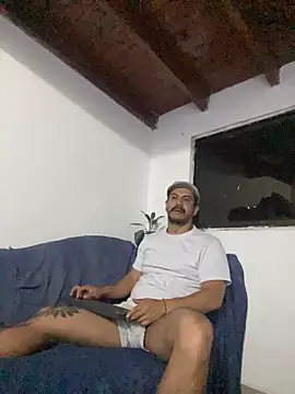 Snapshot of AndresSmith__ chatting on February 27, 9:09 am AndresSmith online show from February 27, 9:09 am