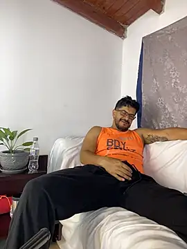 AndresSmith   online show from June 20, 7:52 pm