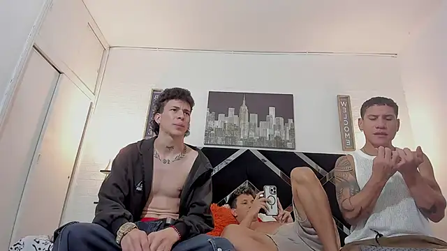 Snapshot of nakedfoam1 chatting on October 16, 5:49 am nakedfoam1 online show from October 16, 5:49 am