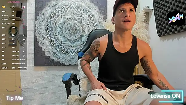 Snapshot of nakedfoam1 chatting on February 18, 4:10 am nakedfoam1 online show from February 18, 4:10 am