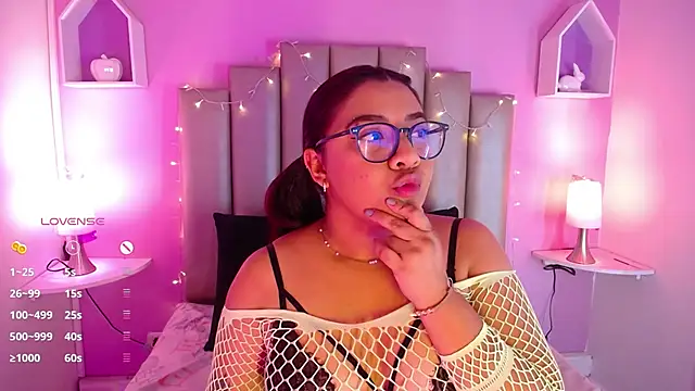 MeghanBurn online show from March 21, 9:23 pm