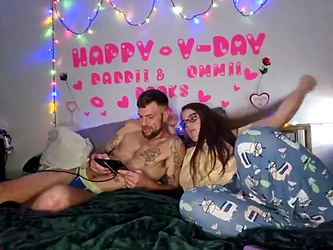 Snapshot of MrandMrsPooks chatting on February 15, 8:11 am MrandMrsPooks online show from February 15, 8:11 am