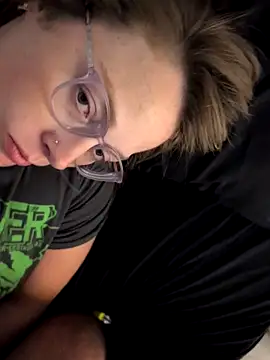 Snapshot of MrandMrsPooks chatting on October 31, 8:00 am MrandMrsPooks online show from October 31, 8:00 am