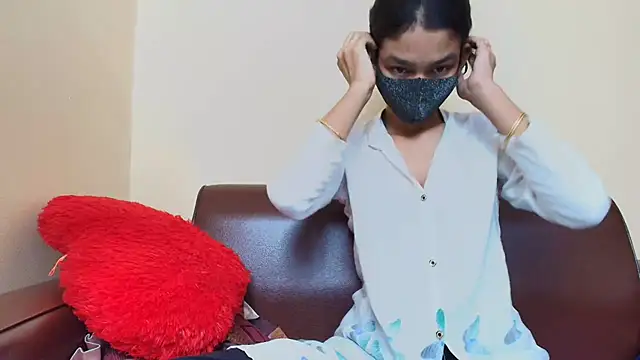 Snapshot of Srabontii chatting on November 22, 5:34 pm Srabontii online show from November 22, 5:34 pm