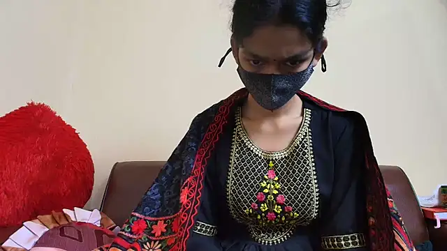 Srabontii online show from December 3, 7:02 pm