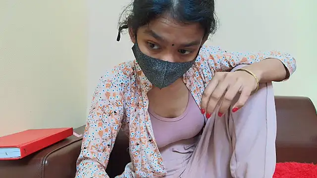 Snapshot of Srabontii chatting on November 5, 6:38 am Srabontii online show from November 5, 6:38 am