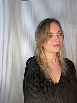 Snapshot of Milla__one chatting on September 23, 1:40 pm Milla one online show from September 23, 1:40 pm