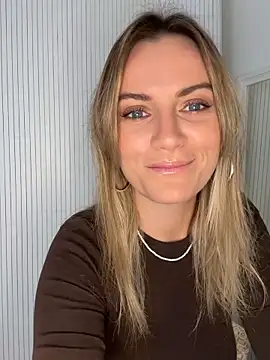 Snapshot of Milla__one chatting on November 11, 9:48 am Milla one online show from November 11, 9:48 am