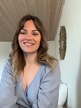 Snapshot of Milla__one chatting on February 19, 8:12 am Milla one online show from February 19, 8:12 am