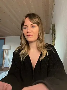 Snapshot of Milla__one chatting on February 18, 4:25 pm Milla one online show from February 18, 4:25 pm