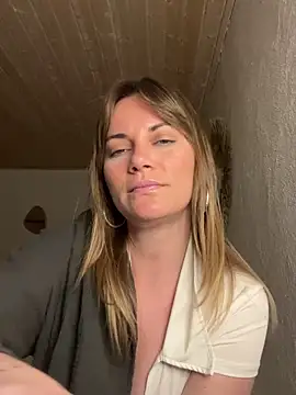 Snapshot of Milla__one chatting on March 11, 8:20 pm Milla one online show from March 11, 8:20 pm