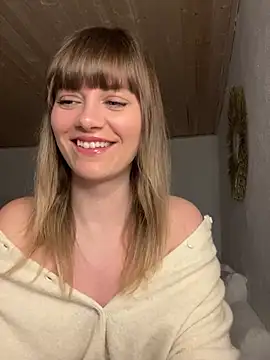 Snapshot of Milla__one chatting on February 11, 8:26 am Milla one online show from February 11, 8:26 am