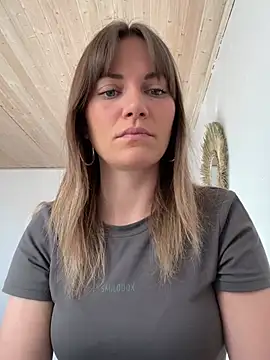 Snapshot of Milla__one chatting on March 18, 3:33 pm Milla one online show from March 18, 3:33 pm