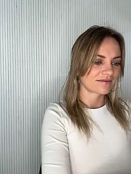 Snapshot of Milla__one chatting on November 3, 7:46 am Milla one online show from November 3, 7:46 am