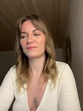 Snapshot of Milla__one chatting on February 20, 6:35 pm Milla one online show from February 20, 6:35 pm