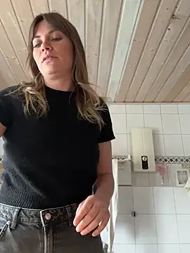 Snapshot of Milla__one chatting on February 26, 12:27 pm Milla one online show from February 26, 12:27 pm