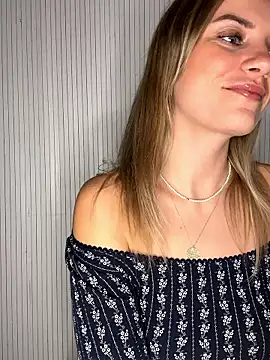 Snapshot of Milla__one chatting on October 13, 5:14 pm Milla one online show from October 13, 5:14 pm