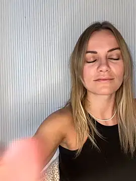 Snapshot of Milla__one chatting on November 6, 10:41 am Milla one online show from November 6, 10:41 am