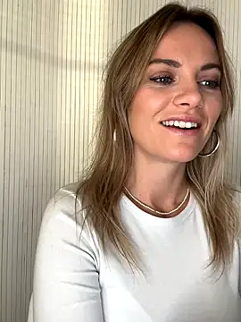 Snapshot of Milla__one chatting on October 1, 6:07 am Milla one online show from October 1, 6:07 am