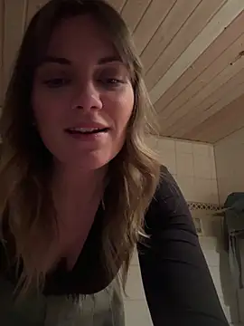 Snapshot of Milla__one chatting on February 17, 7:33 pm Milla one online show from February 17, 7:33 pm