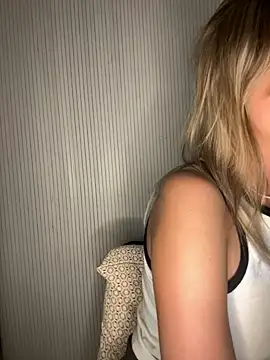 Snapshot of Milla__one chatting on September 19, 7:18 pm Milla one online show from September 19, 7:18 pm