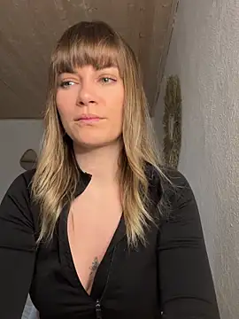 Snapshot of Milla__one chatting on February 12, 8:38 am Milla one online show from February 12, 8:38 am