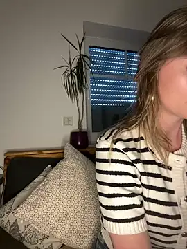 Snapshot of Milla__one chatting on March 19, 4:24 pm Milla one online show from March 19, 4:24 pm