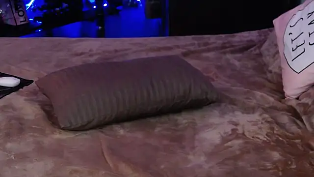 Denny Brenda online show from November 8, 8:12 pm