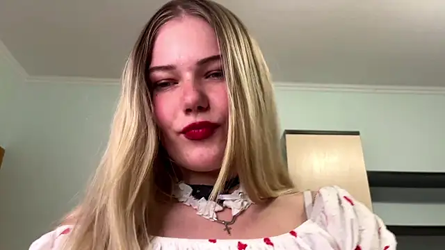 SteffaLains online show from June 30, 4:07 pm