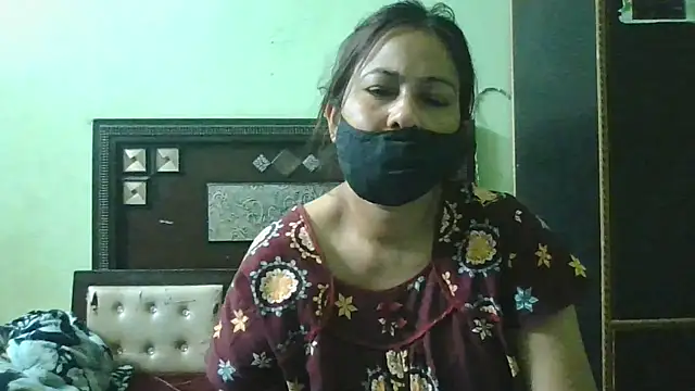 couplesuni online show from March 10, 10:52 am