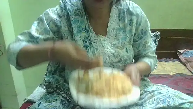 couplesuni online show from March 13, 9:25 am