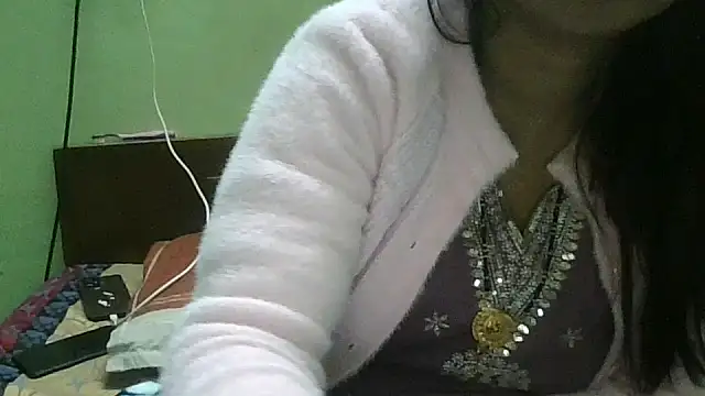 couplesuni online show from December 3, 5:01 pm