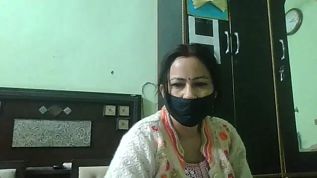 couplesuni online show from December 5, 4:11 am