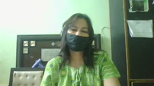 couplesuni online show from May 8, 5:17 pm