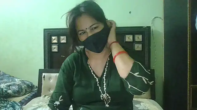 couplesuni online show from May 3, 11:58 am