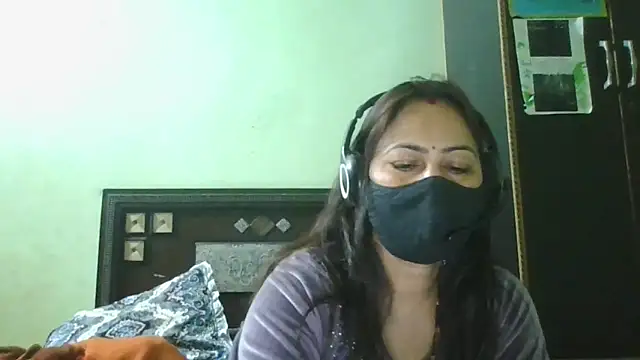 couplesuni online show from February 11, 5:07 am