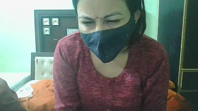 couplesuni online show from February 27, 6:35 am